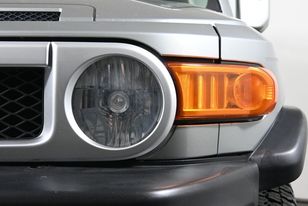 2009 Toyota FJ Cruiser Base 10
