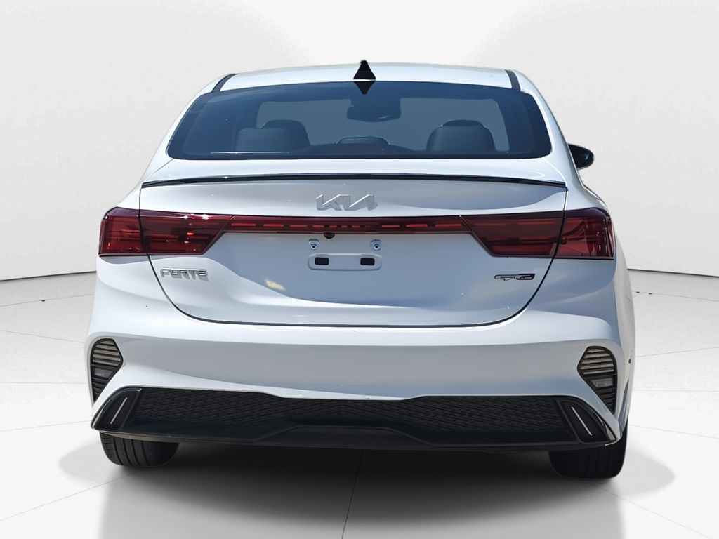 2022 Kia Forte GT-Line photo 4