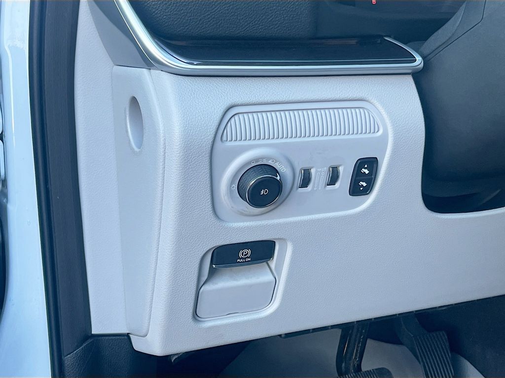 2024 Jeep Wagoneer Base White at River Oaks CDJR