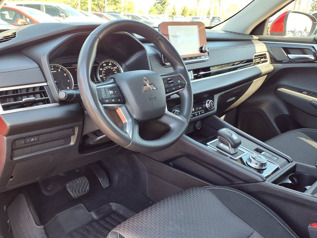 Used 2024 Mitsubishi Outlander SUV