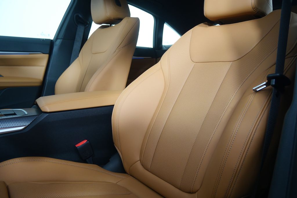 Thumbnail: 2026 BMW i4 - 11