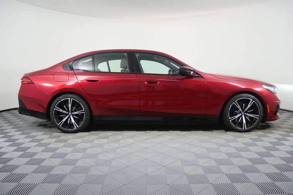 Thumbnail: 2025 BMW i5 - 2