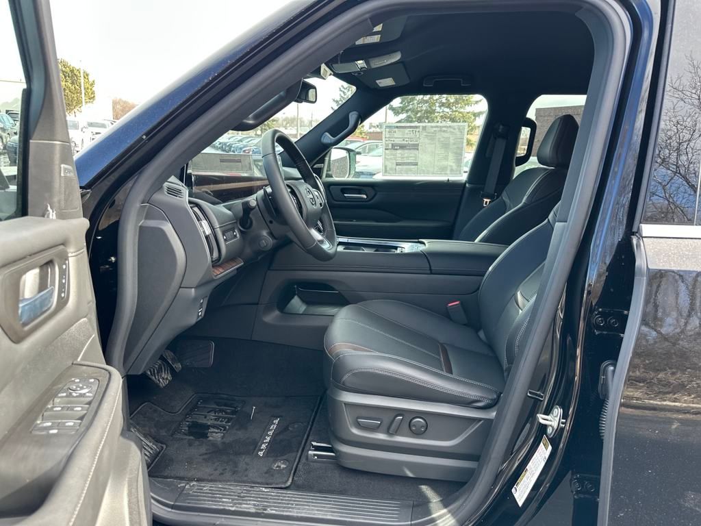 2025 Nissan Armada SL photo