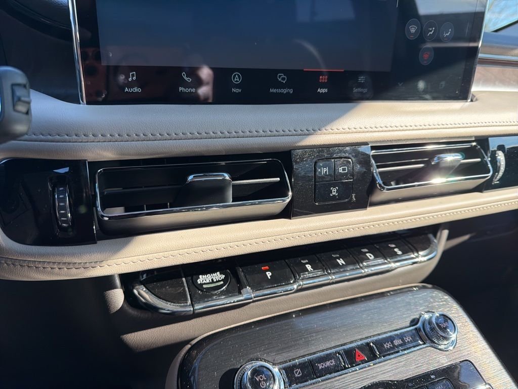 Thumbnail: 2023 Lincoln Nautilus - 32