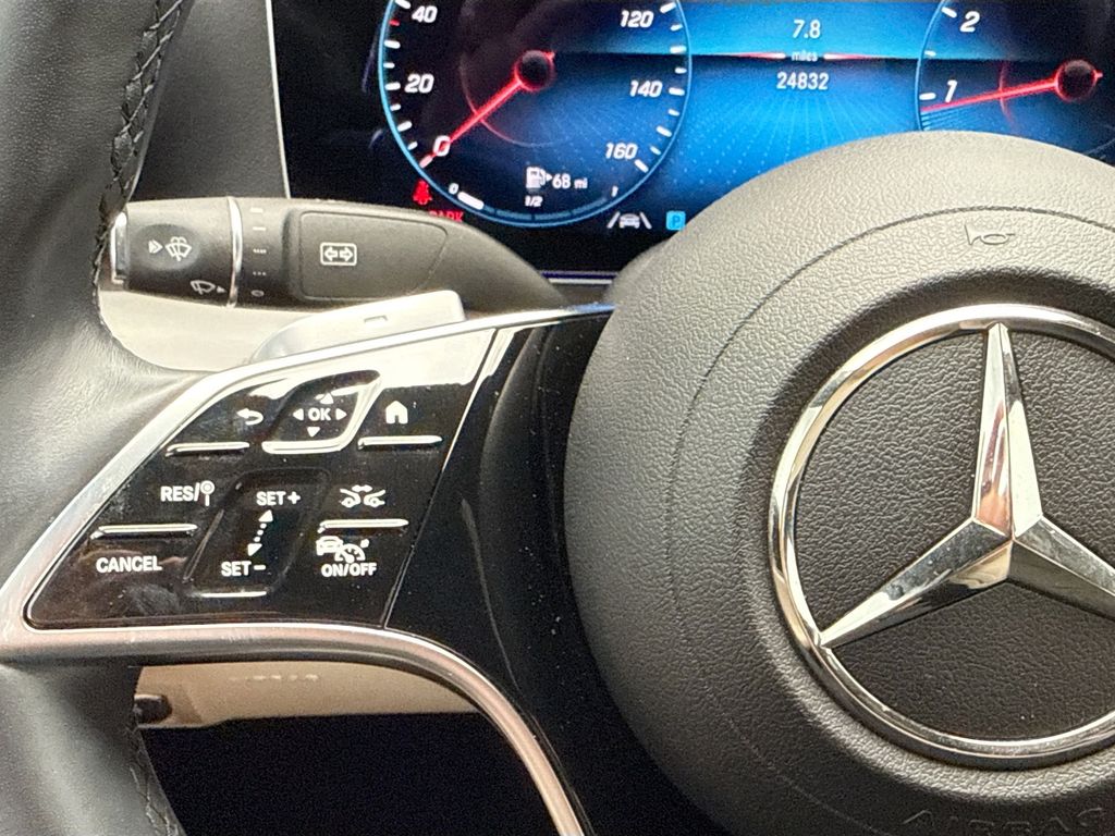 Thumbnail: 2022 Mercedes-Benz E-Class - 11