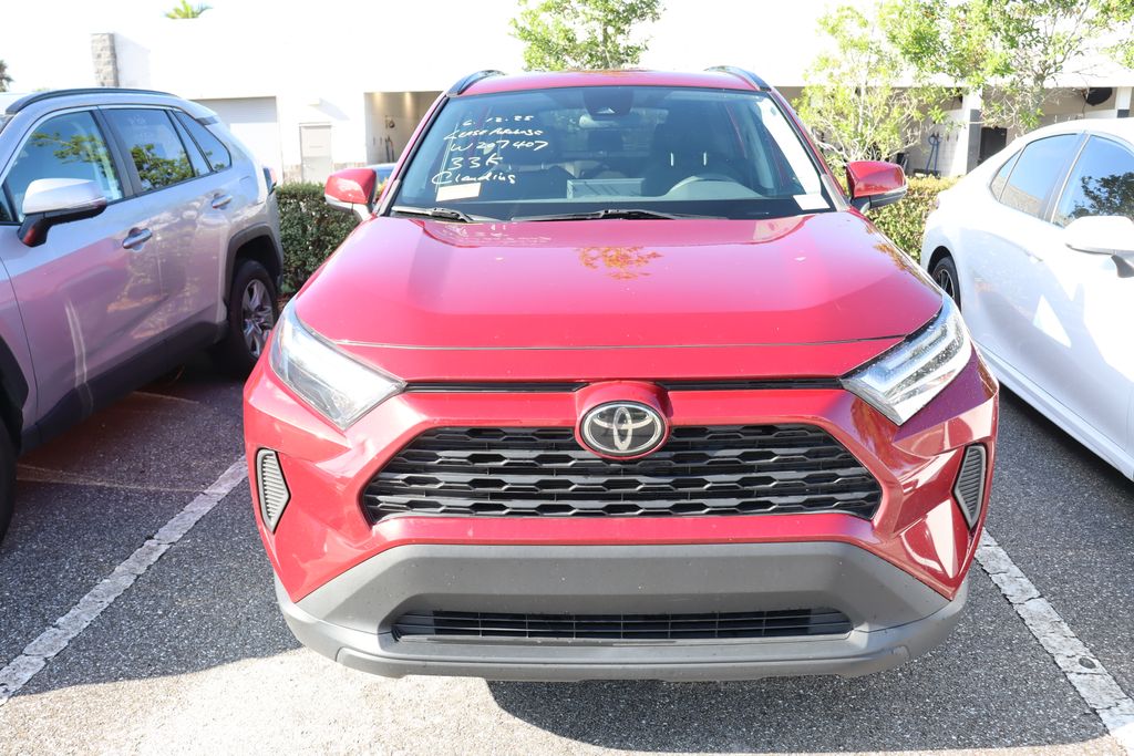 2022 Toyota RAV4 XLE 5