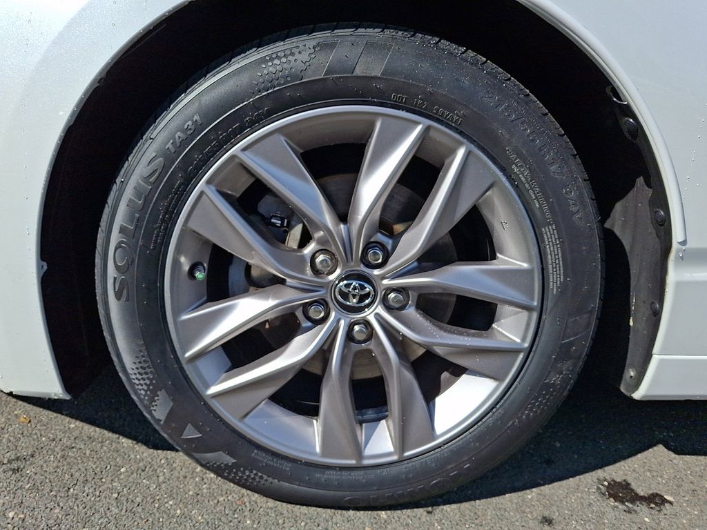 Thumbnail: 2019 Toyota Avalon - 9