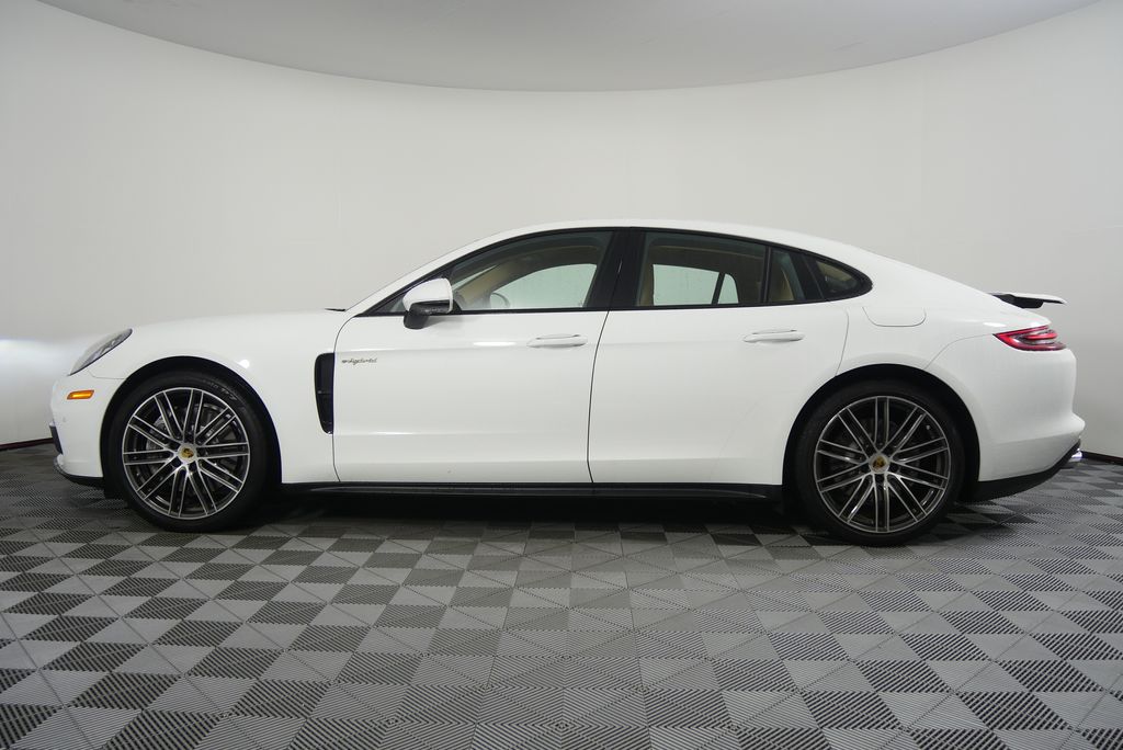 Thumbnail: 2019 Porsche Panamera - 7
