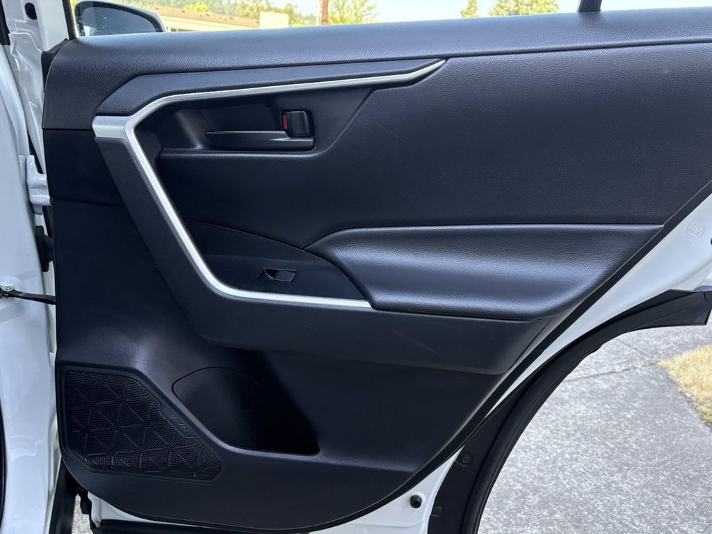 2023 Toyota RAV4 Hybrid LE