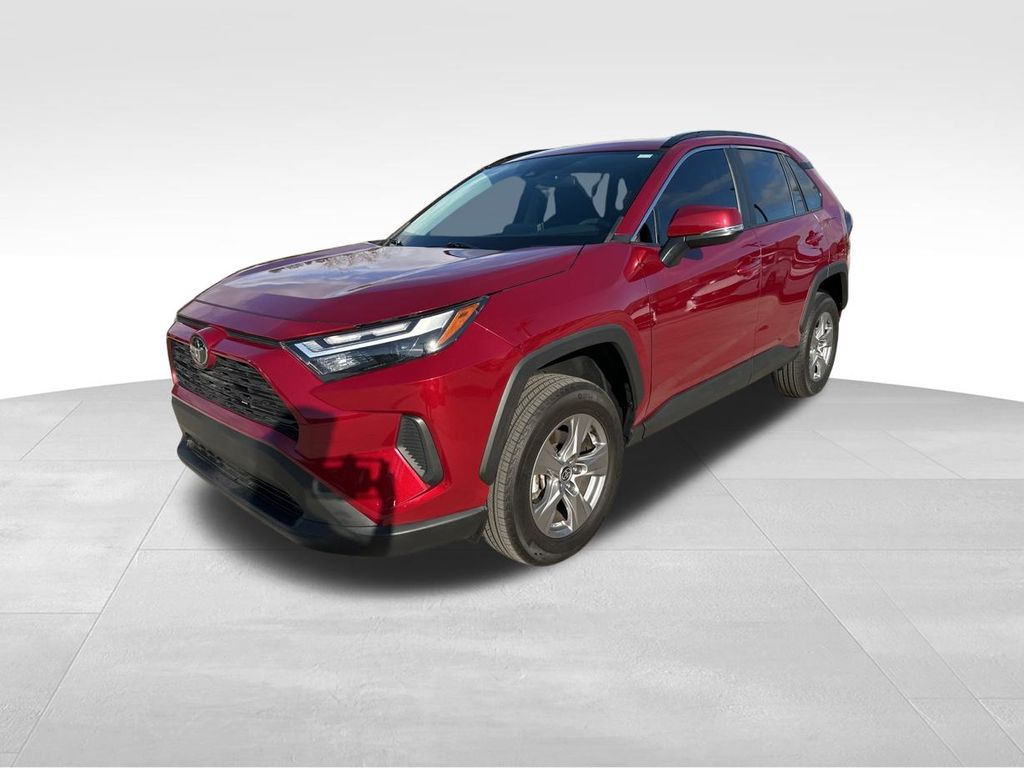 2023 Toyota RAV4 XLE 5