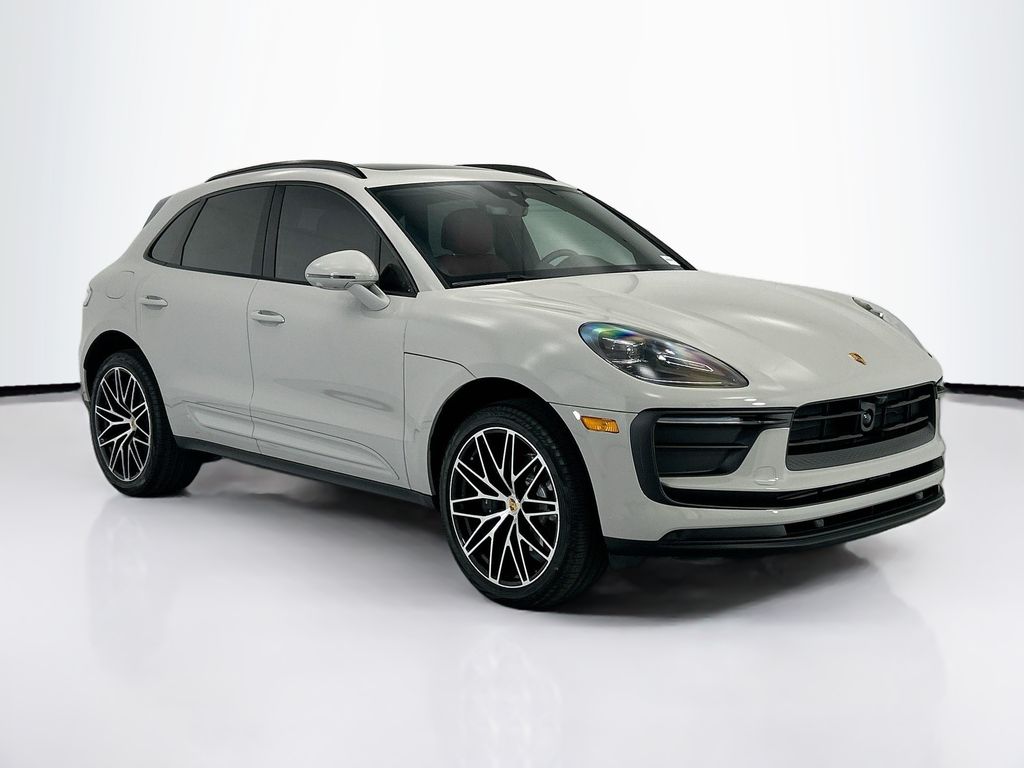 Thumbnail: 2026 Porsche Macan - 9
