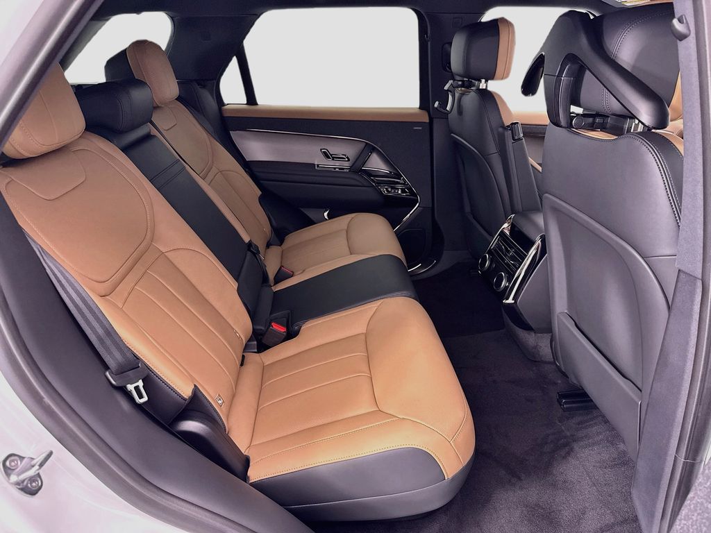 Thumbnail: 2026 Land Rover Range Rover Sport - 21