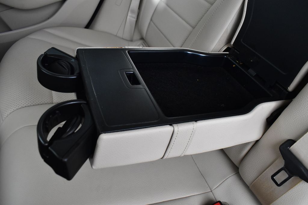 Thumbnail: 2022 Mercedes-Benz GLC - 32