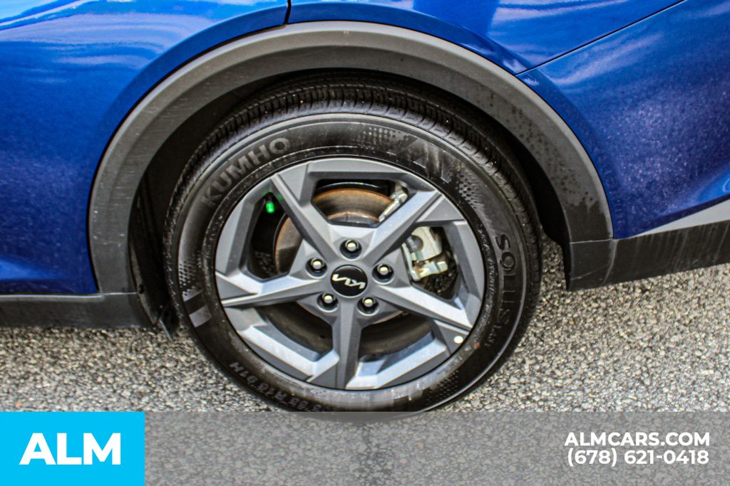 Used 2025 Blue Kia LXS image 16