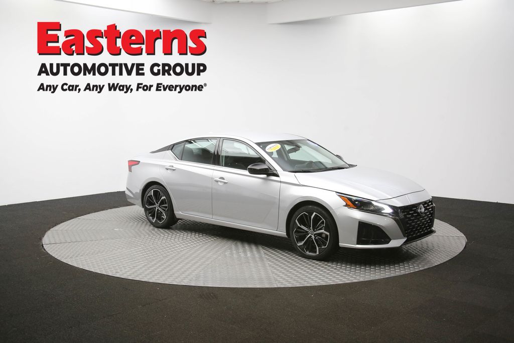 Used 2024 Silver Nissan 2.5 SR image 47