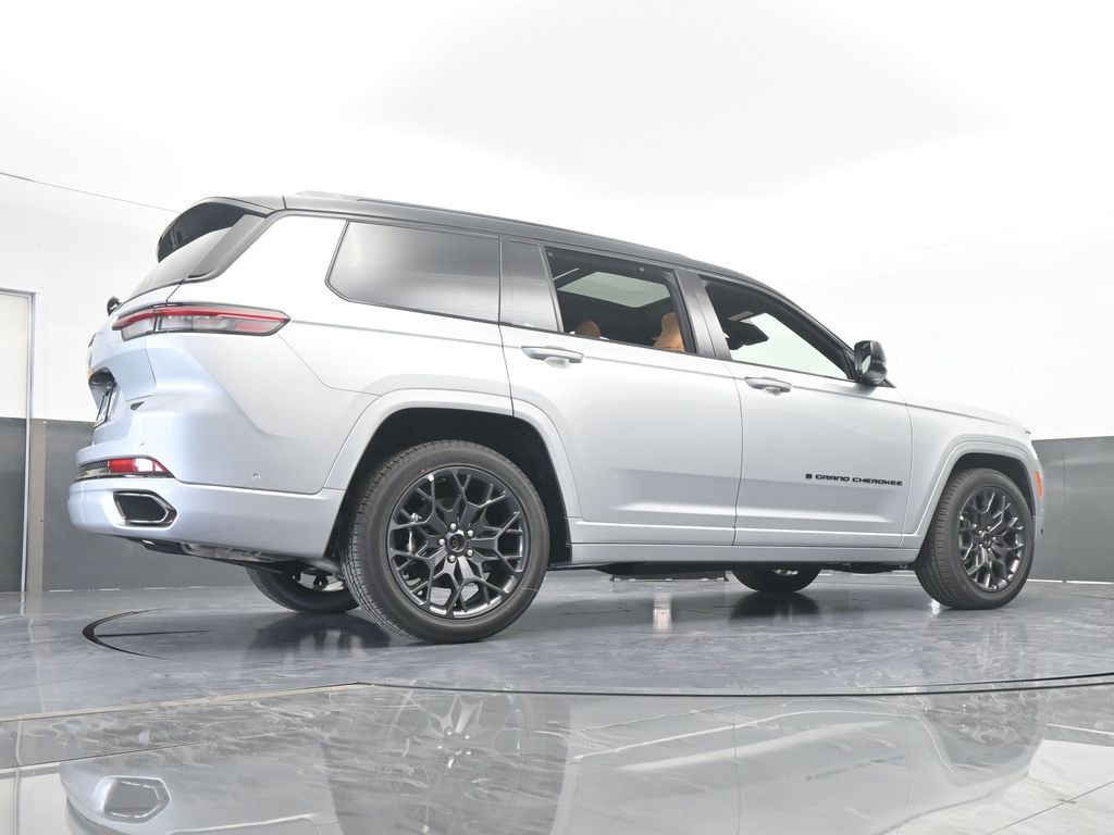 New 2025 Silver Zynith Jeep Summit image 59