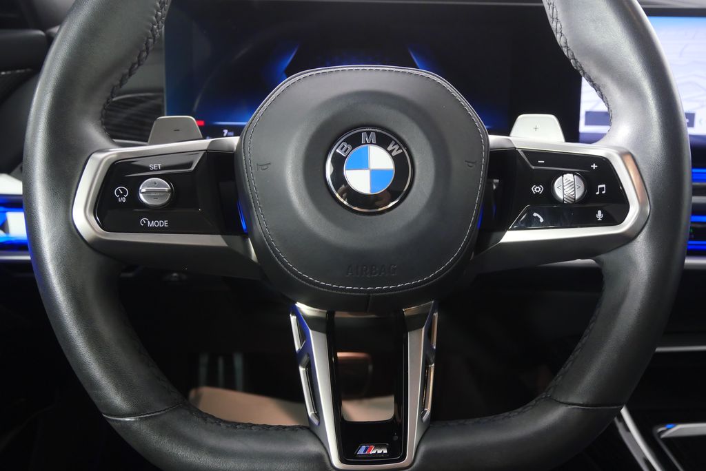 Thumbnail: 2023 BMW 7 Series - 21