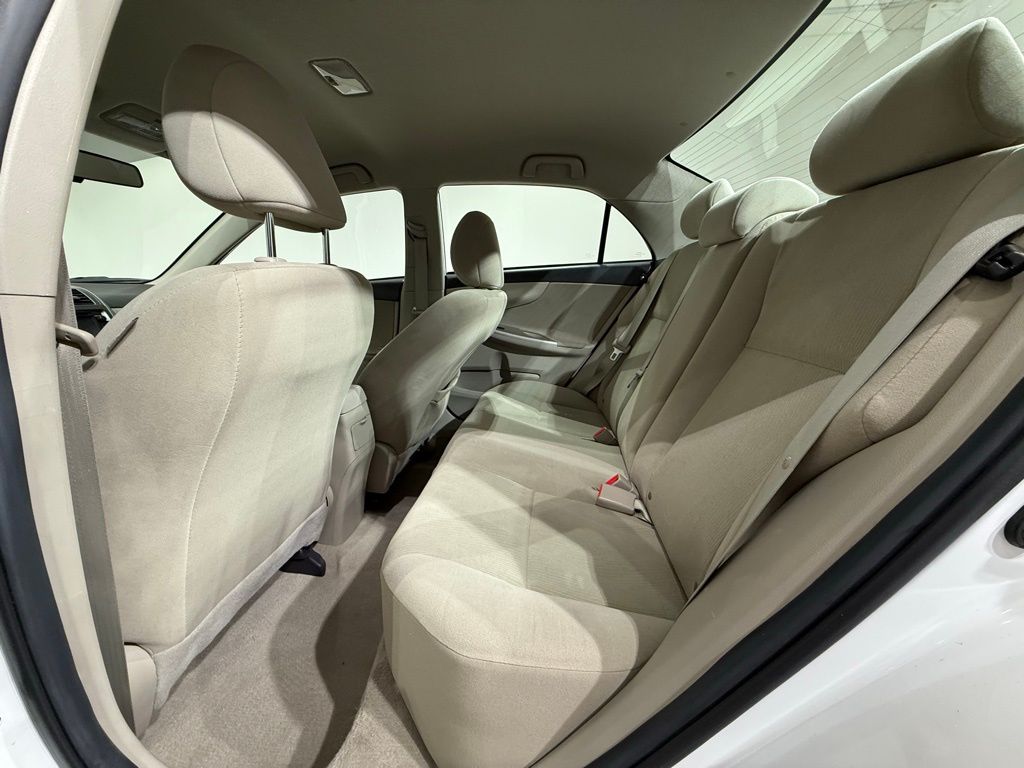 Thumbnail: 2013 Toyota Corolla - 19