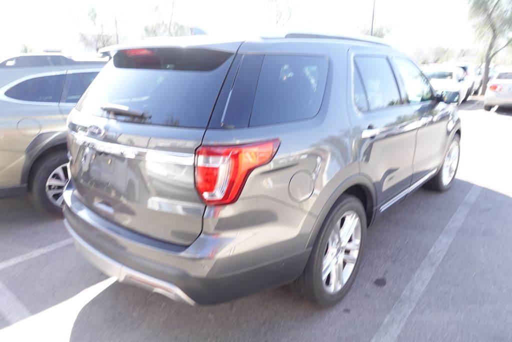2017 Ford Explorer Limited FWD's photo