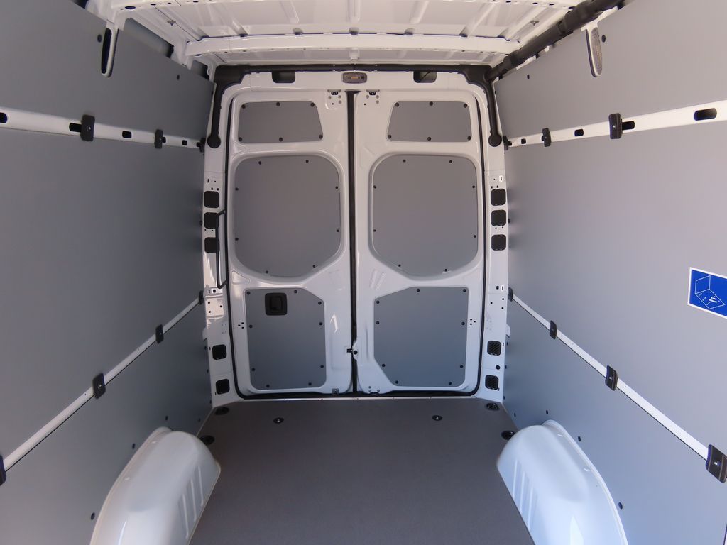 Thumbnail: 2025 Mercedes-Benz Sprinter - 27