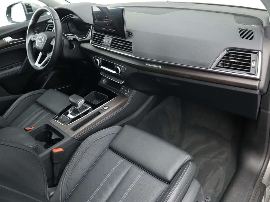 Thumbnail: 2025 Audi Q5 - 18