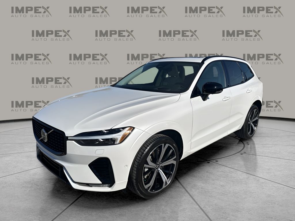 2025 Volvo XC60 B5 Ultra's photo