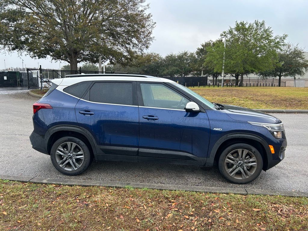 Thumbnail: 2023 Kia Seltos - 6