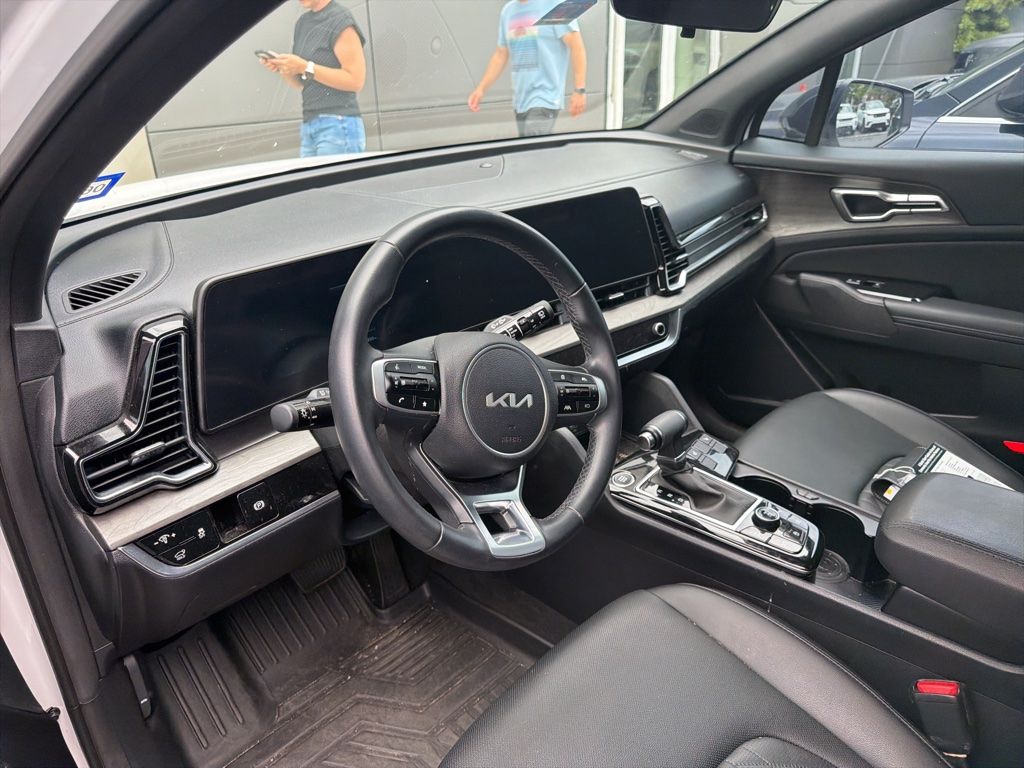 Used 2023 White Kia X-Line image 12