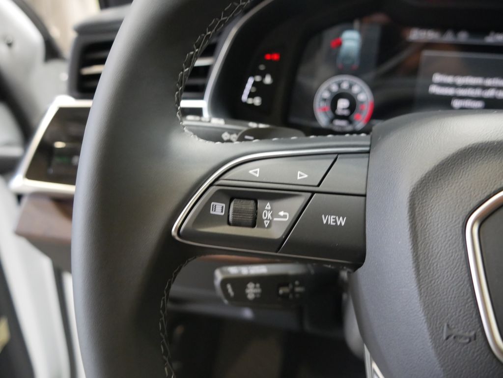 Thumbnail: 2026 Audi Q7 - 30