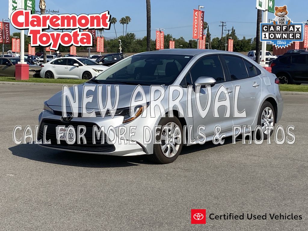 Classic Silver Metallic 2025 Toyota Corolla LE FWD Sedan Front-Wheel Drive Continuously Variable Transmission
