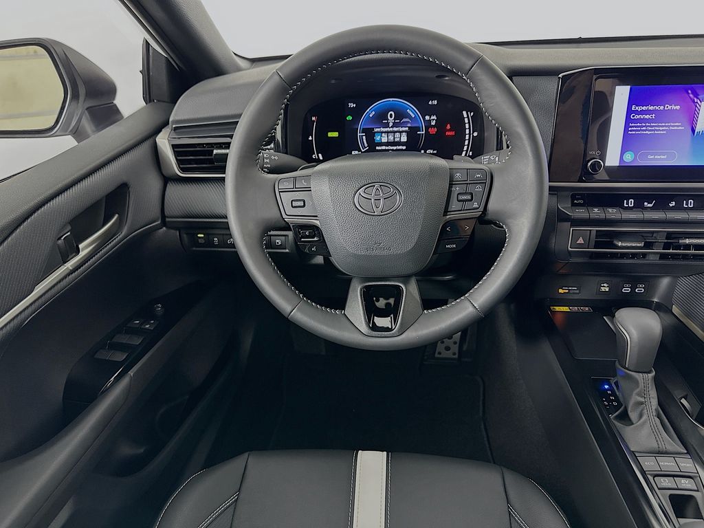 2025 Toyota Camry SE 21