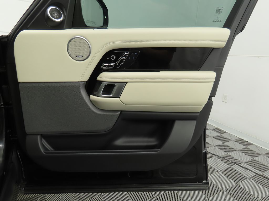Thumbnail: 2022 Land Rover Range Rover - 25