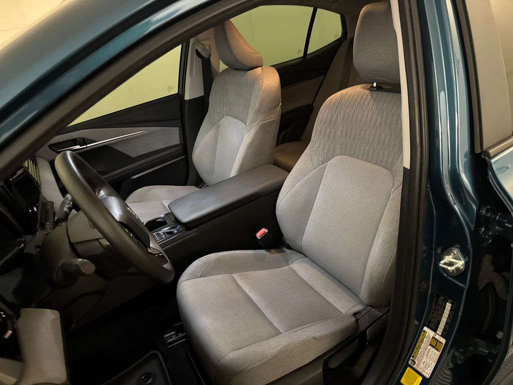 Certified Used 2025  Toyota LE image 17