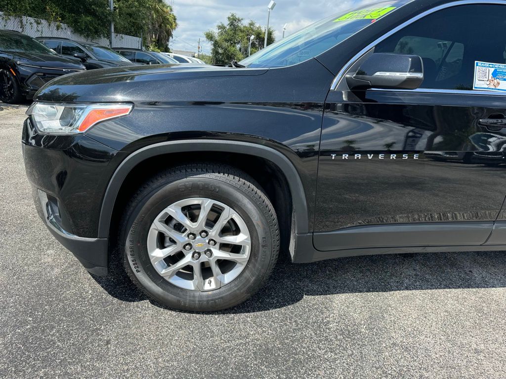 2021 Chevrolet Traverse LT 11