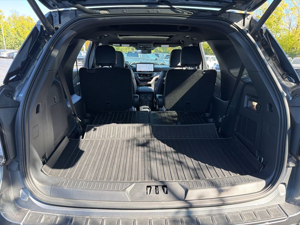 Thumbnail: 2025 Ford Explorer - 25