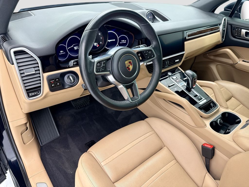 Thumbnail: 2020 Porsche Cayenne - 9