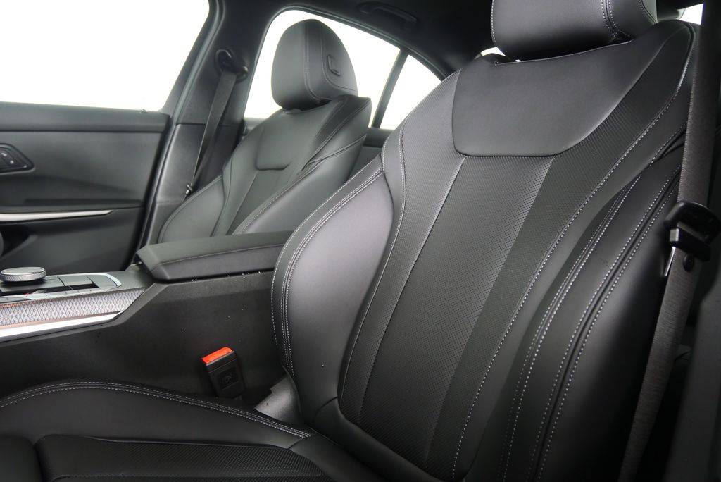 Thumbnail: 2026 BMW 3 Series - 11