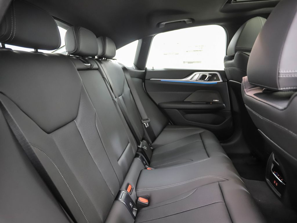 2025 BMW i4 xDrive40 23