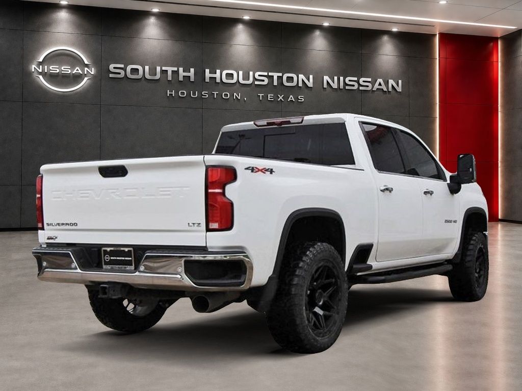 2025 Chevrolet Silverado 2500HD LTZ - 3