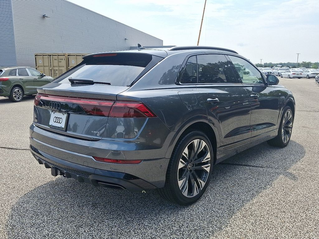 Thumbnail: 2026 Audi Q8 - 4