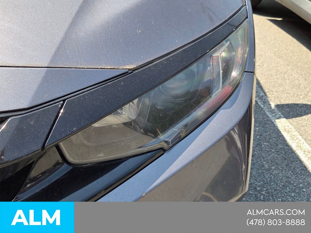 Used 2019  Honda Sport image 19
