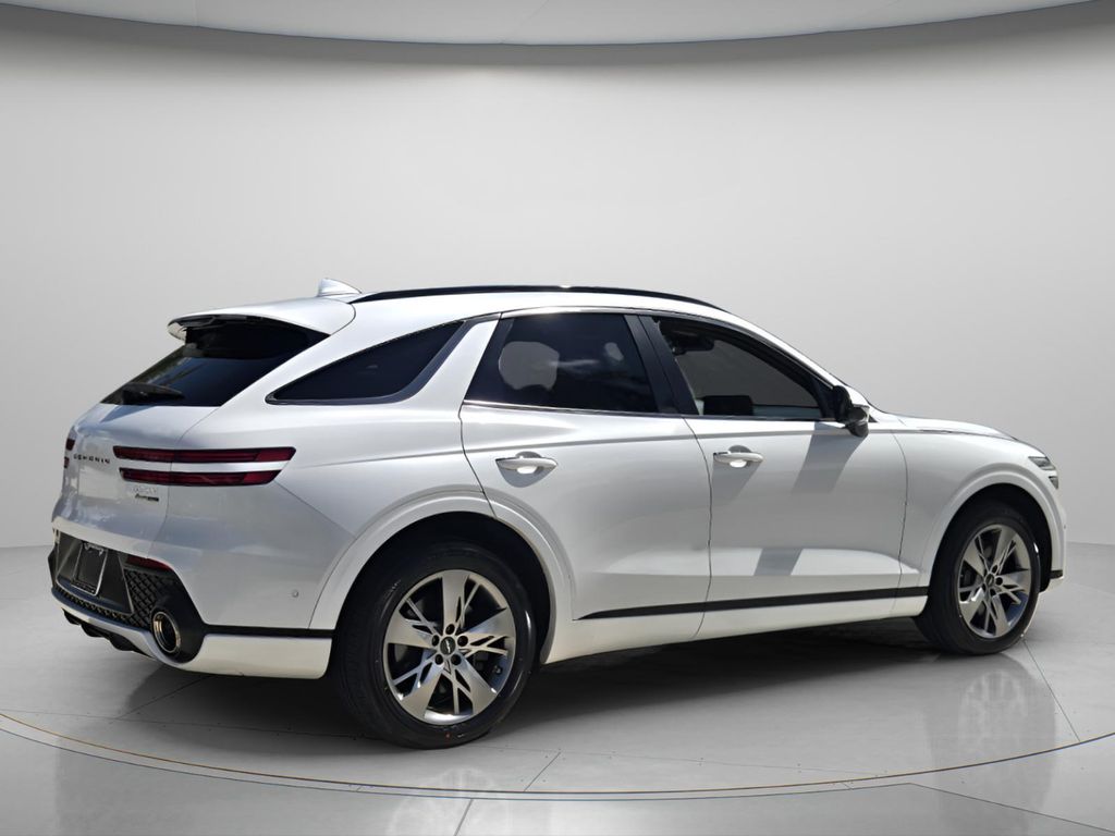 2022 Genesis Gv70 - $35,698