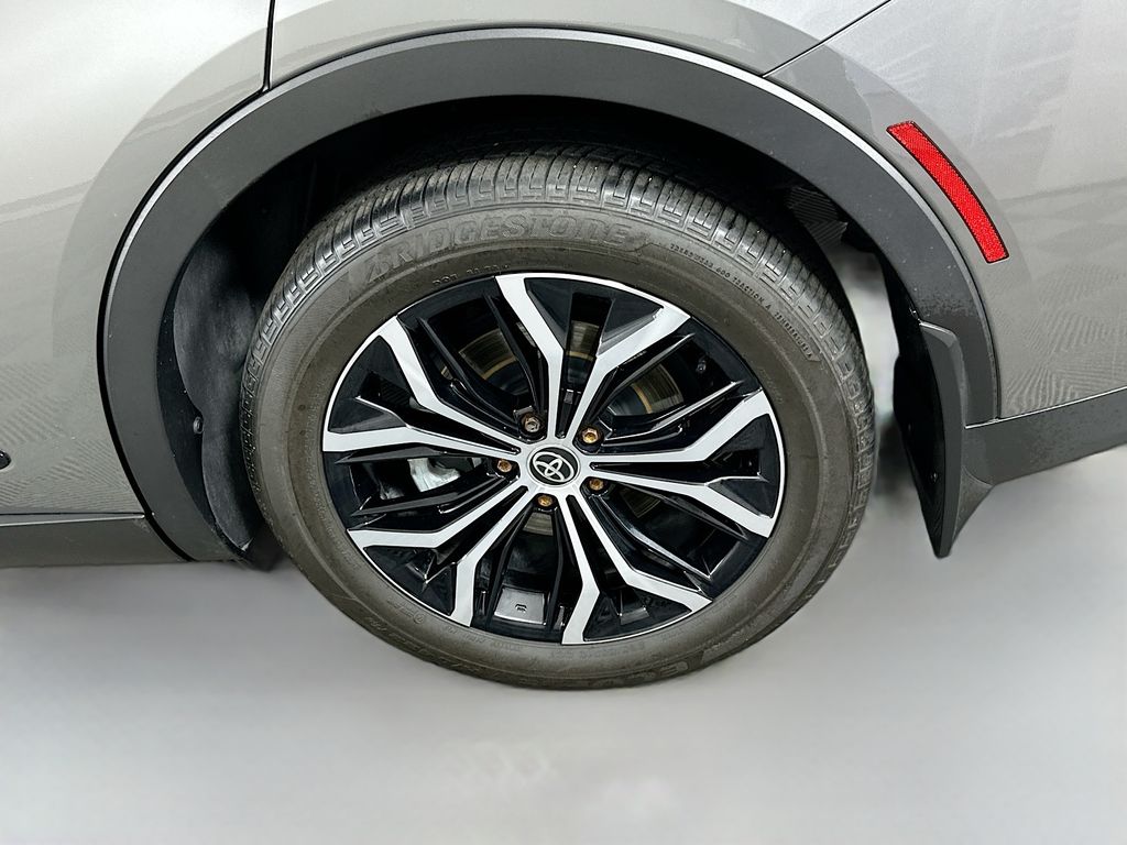 Thumbnail: 2023 Toyota Crown - 31