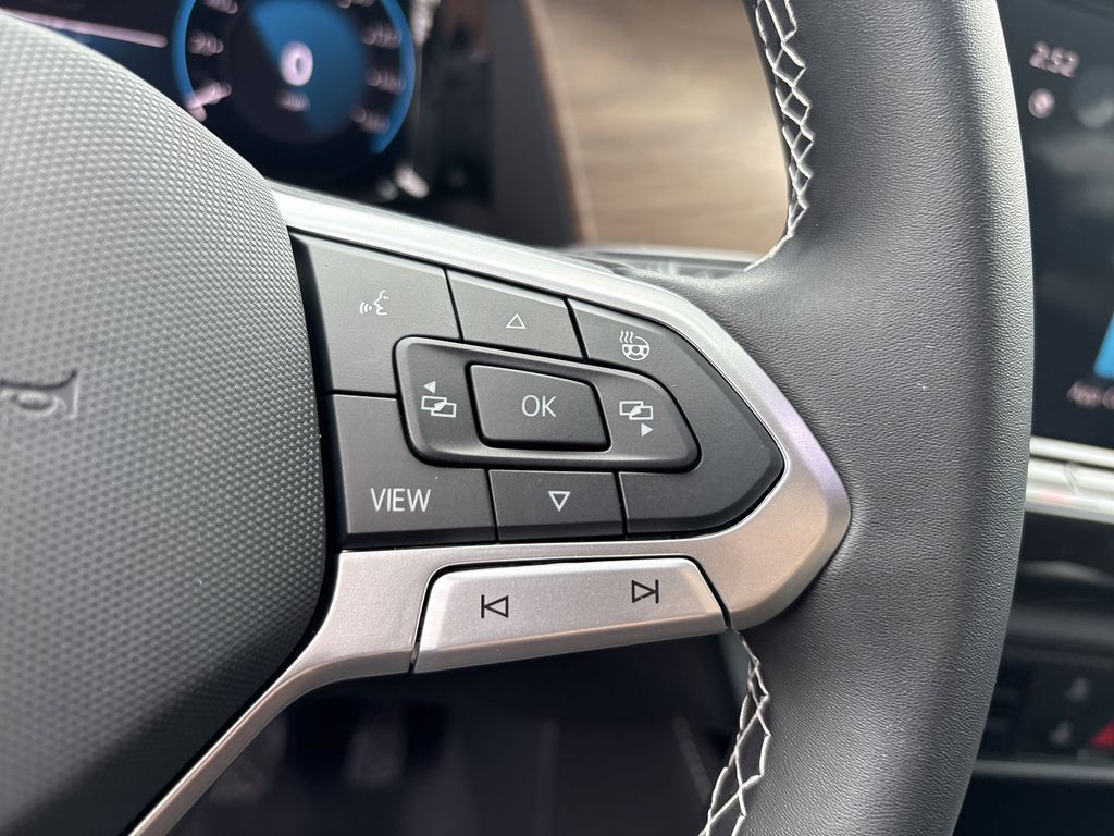 New 2025 Gray Volkswagen 2.0T SE w/Technology image 28