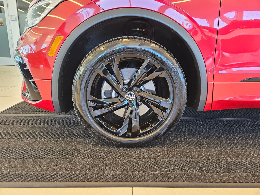 2024 Volkswagen Tiguan 2.0T SE R-Line Black