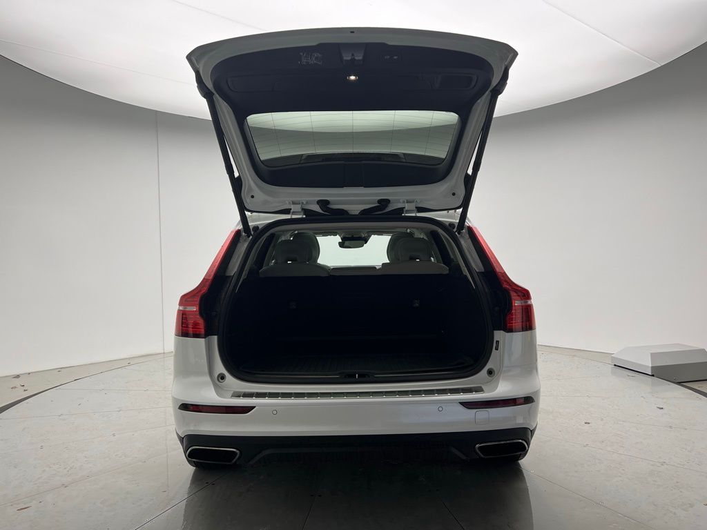 Thumbnail: 2022 Volvo S60 - 5