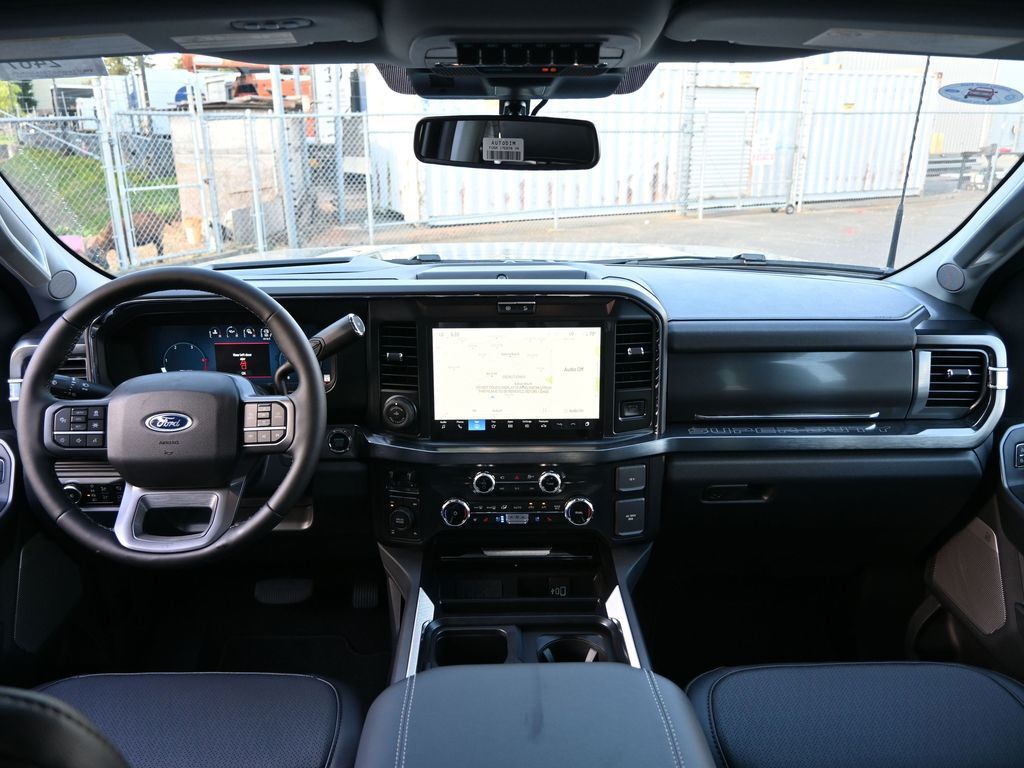 2025 Ford F-350 Super Duty LARIAT