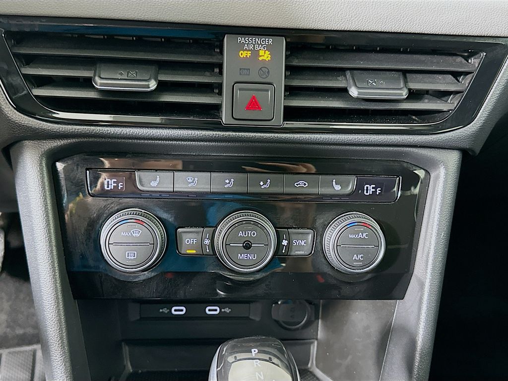 2024 Volkswagen Taos SE 15