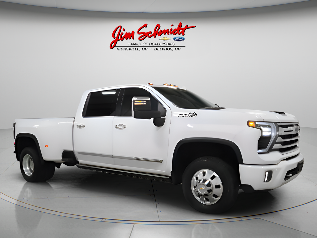 Summit White 2025 Chevrolet Silverado 3500HD Pickup Truck Four-Wheel Drive Automatic