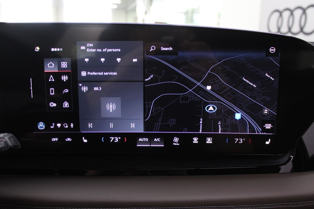 2025 Audi e-tron Premium 14